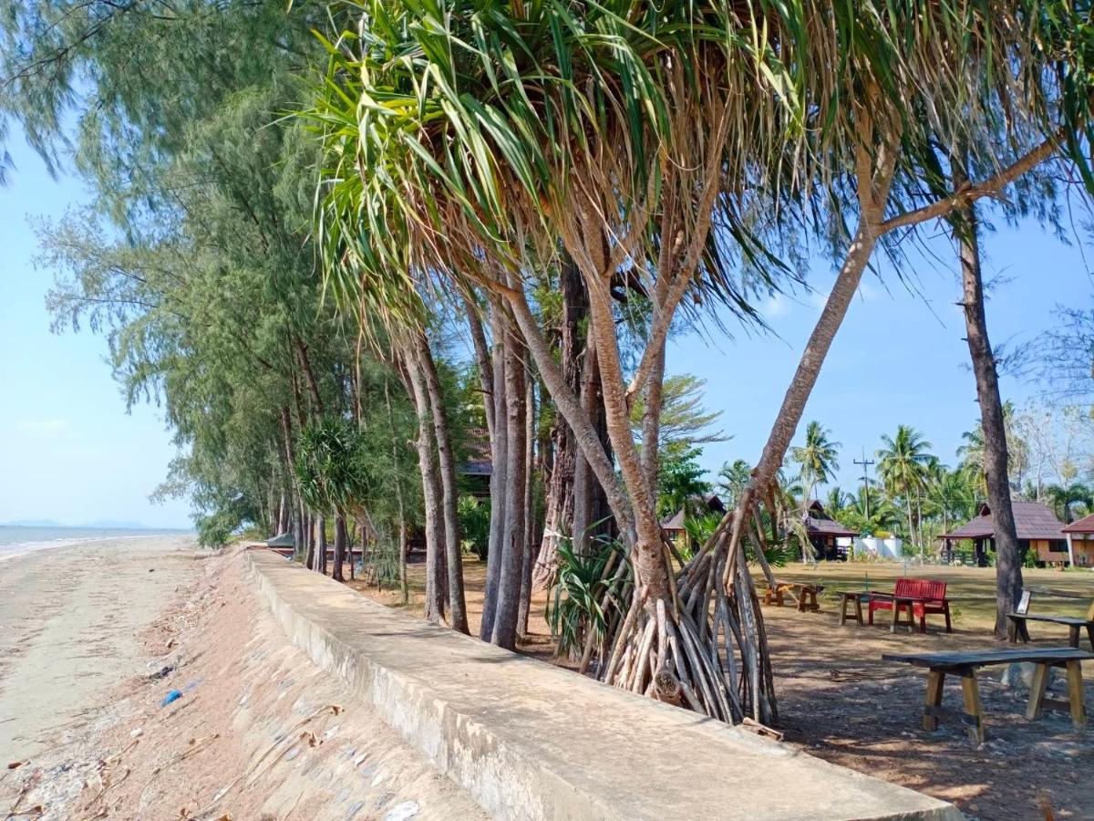 The Chevalley Beach Resort Satun Dış mekan fotoğraf