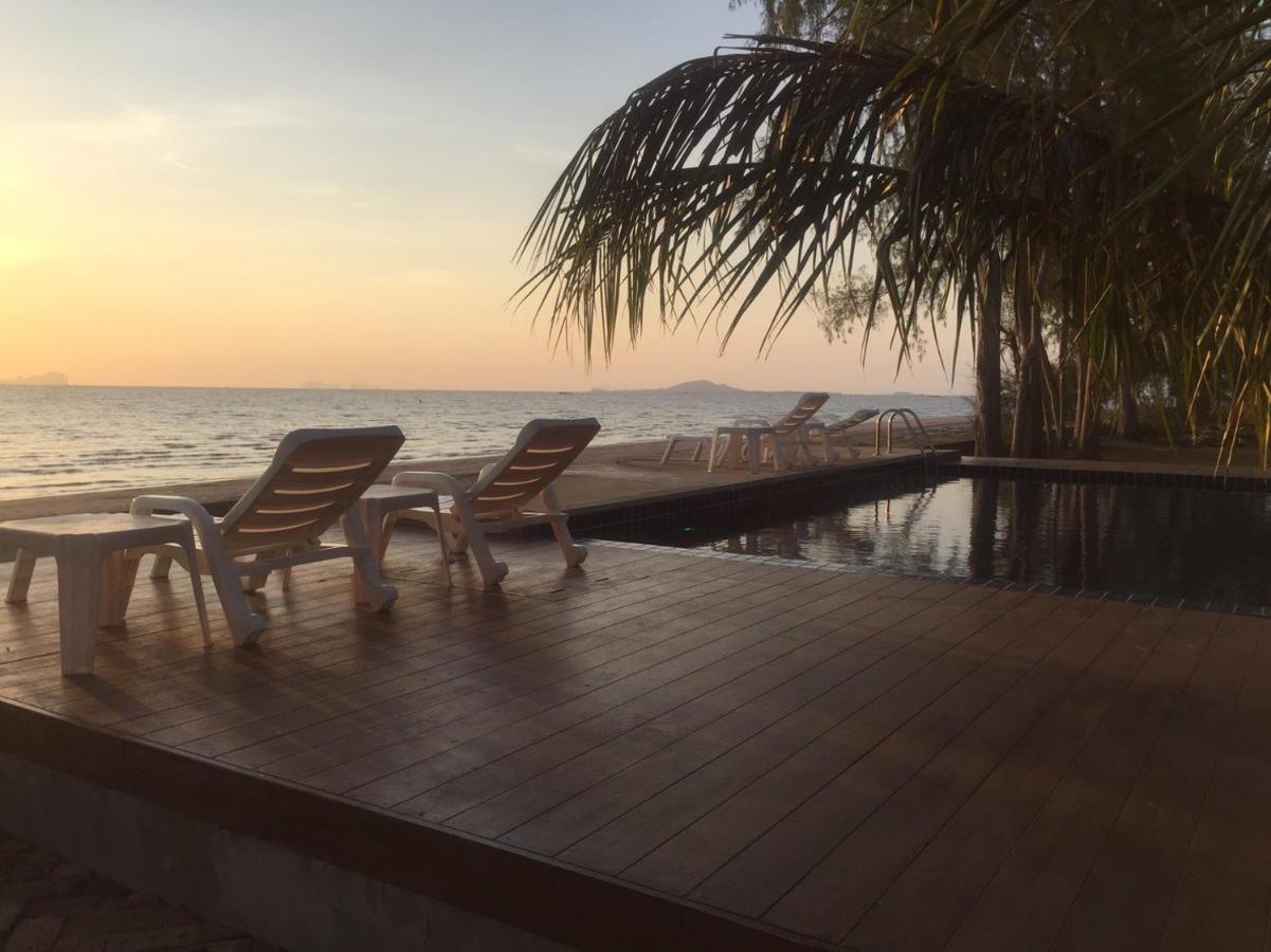 The Chevalley Beach Resort Satun Dış mekan fotoğraf