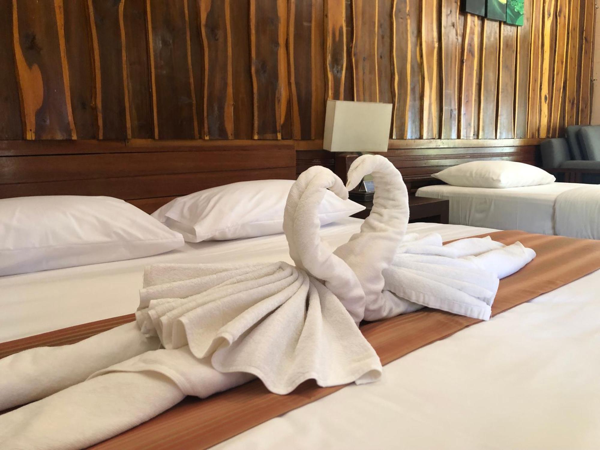 The Chevalley Beach Resort Satun Dış mekan fotoğraf