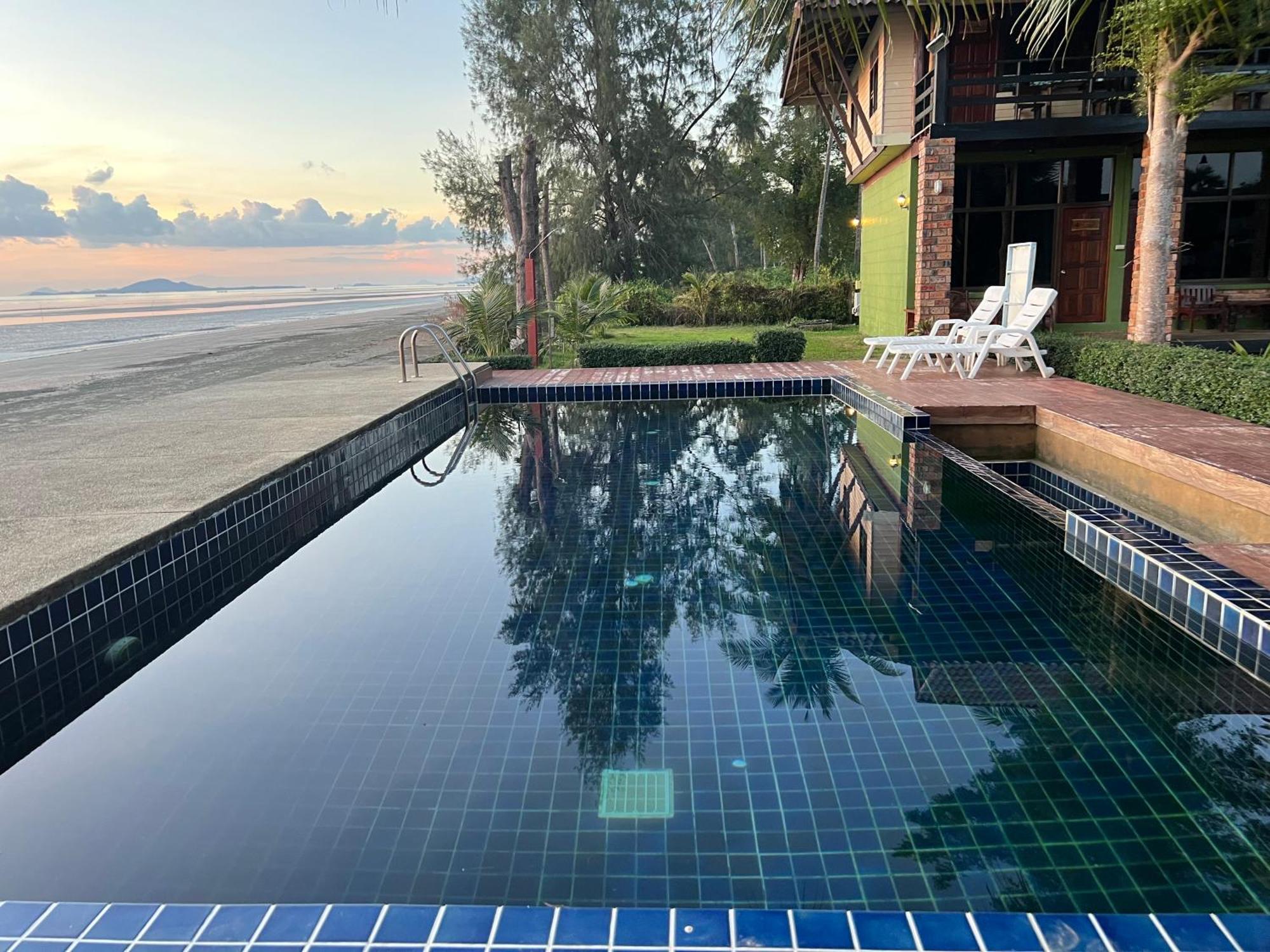 The Chevalley Beach Resort Satun Dış mekan fotoğraf